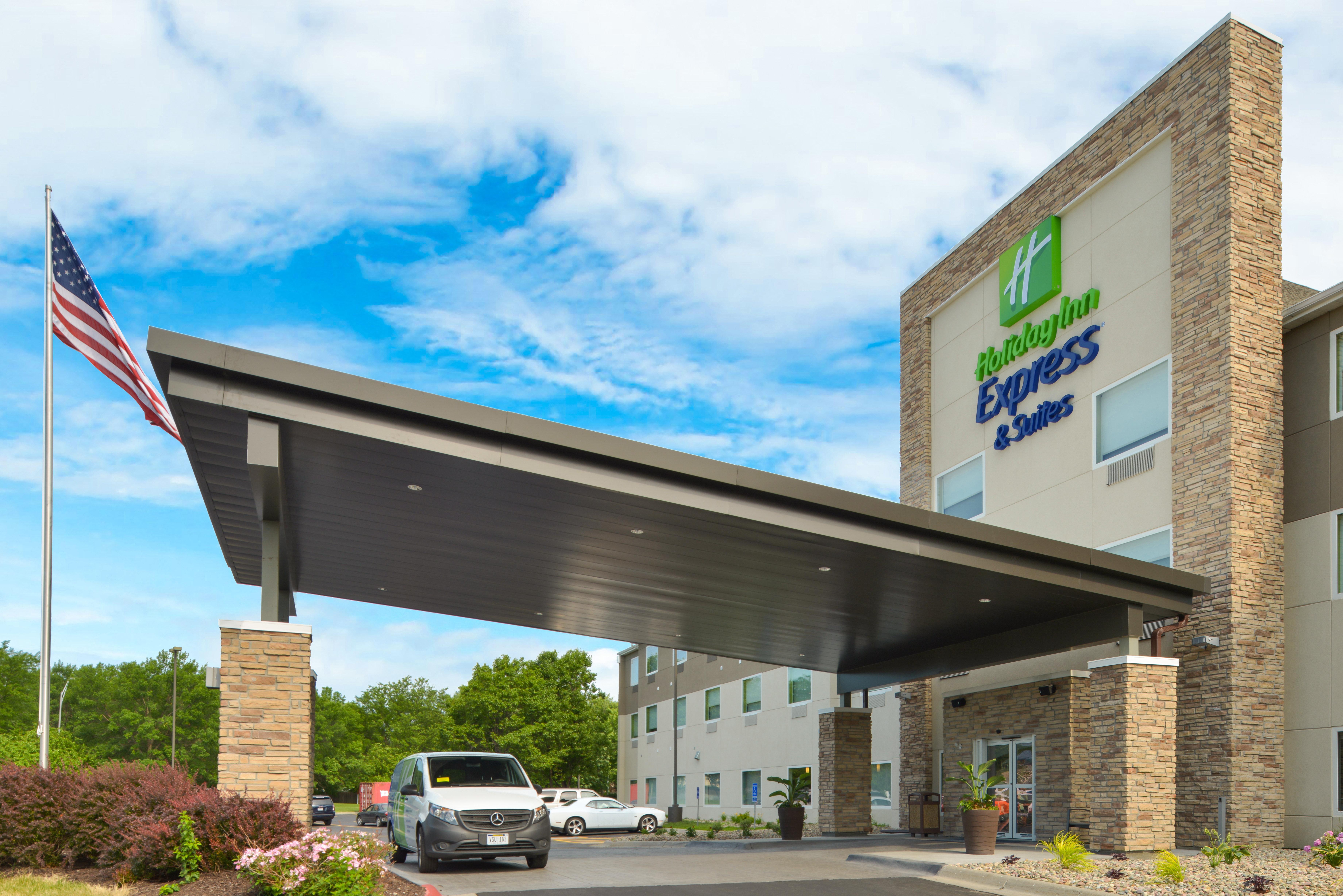 Hotel Holiday Express & - - 120th And Maple By Ihg Omaha