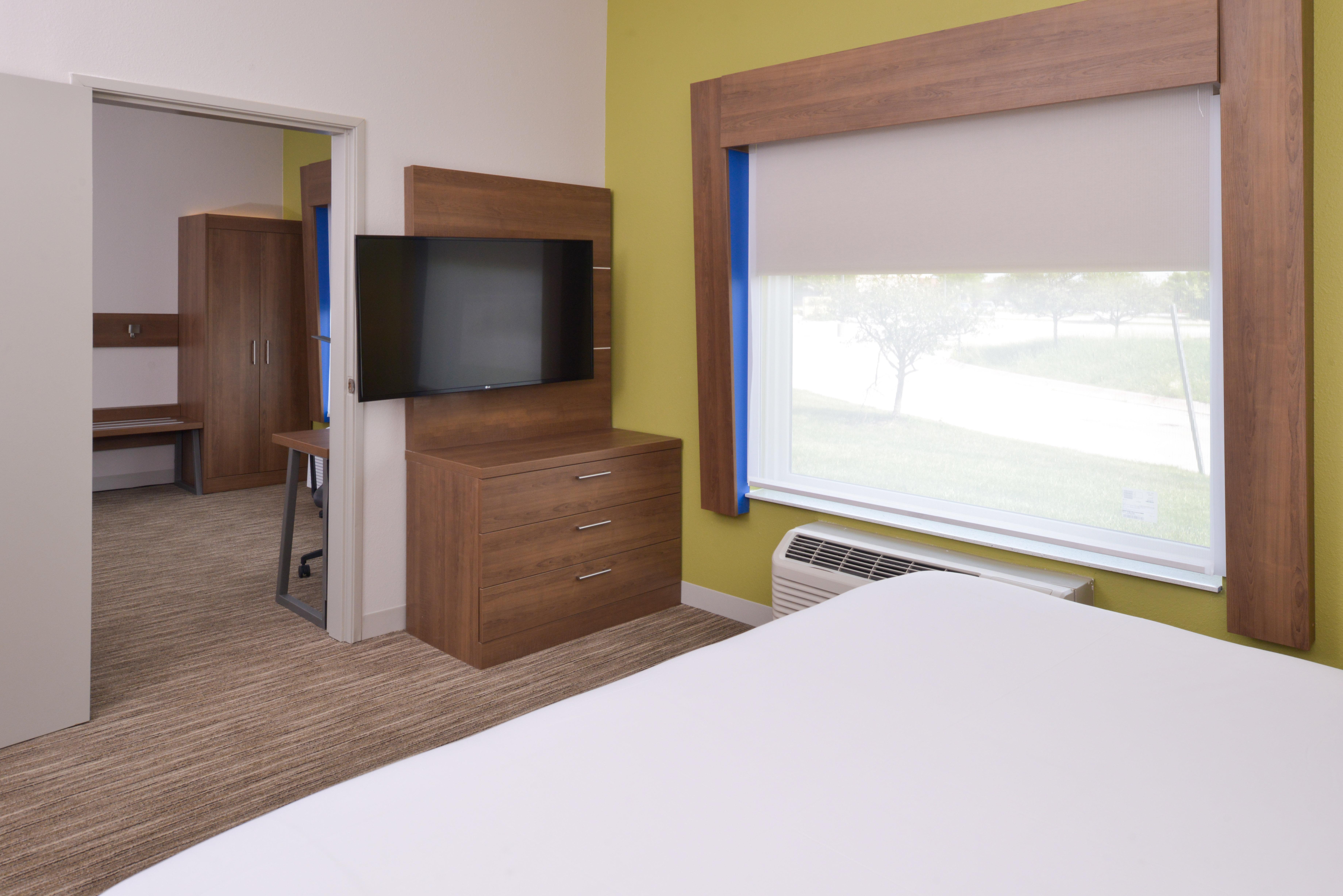 Hotel Express & - - 120th And Maple By Ihg Omaha