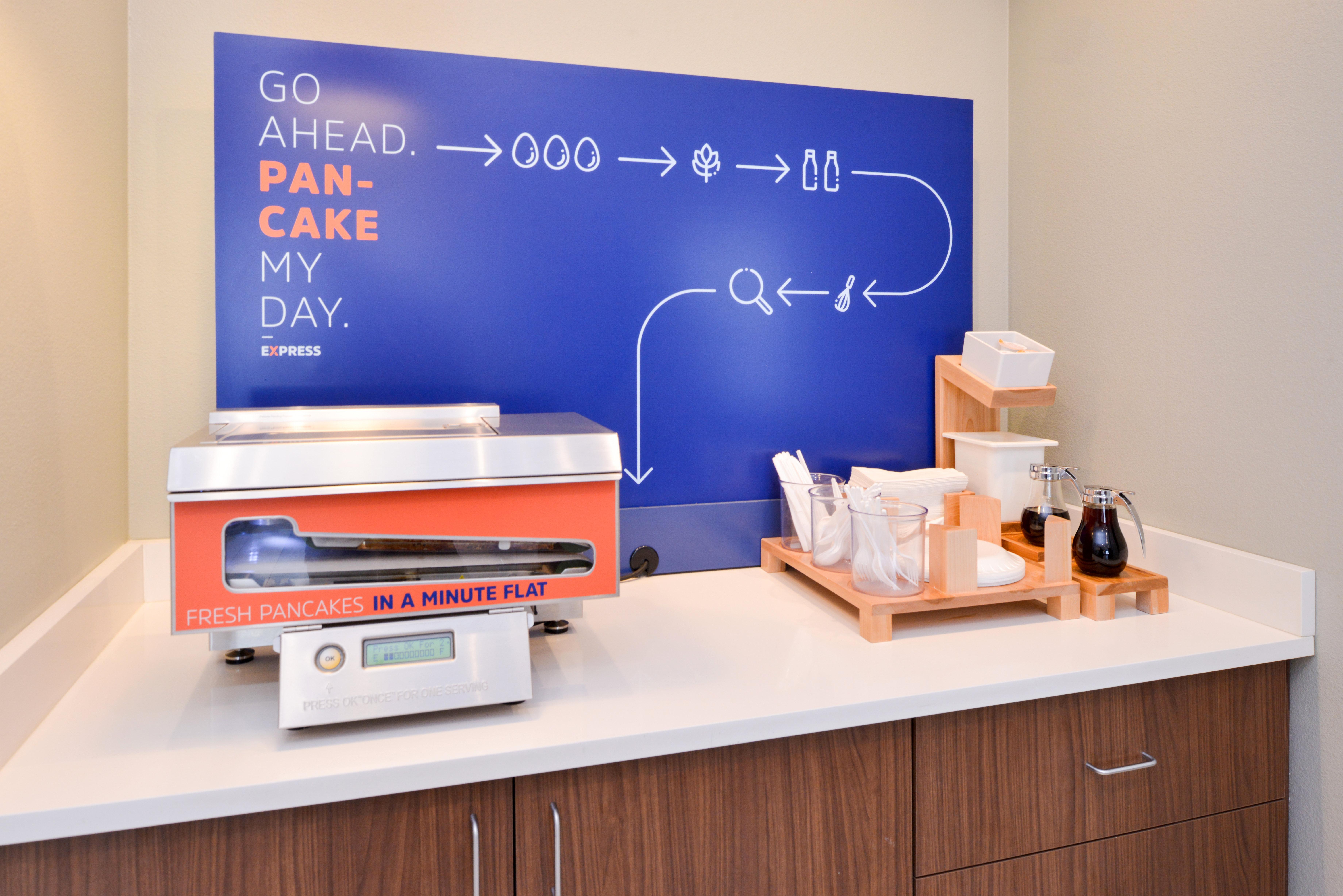 Holiday Express & - - 120th And Maple By Ihg 3*