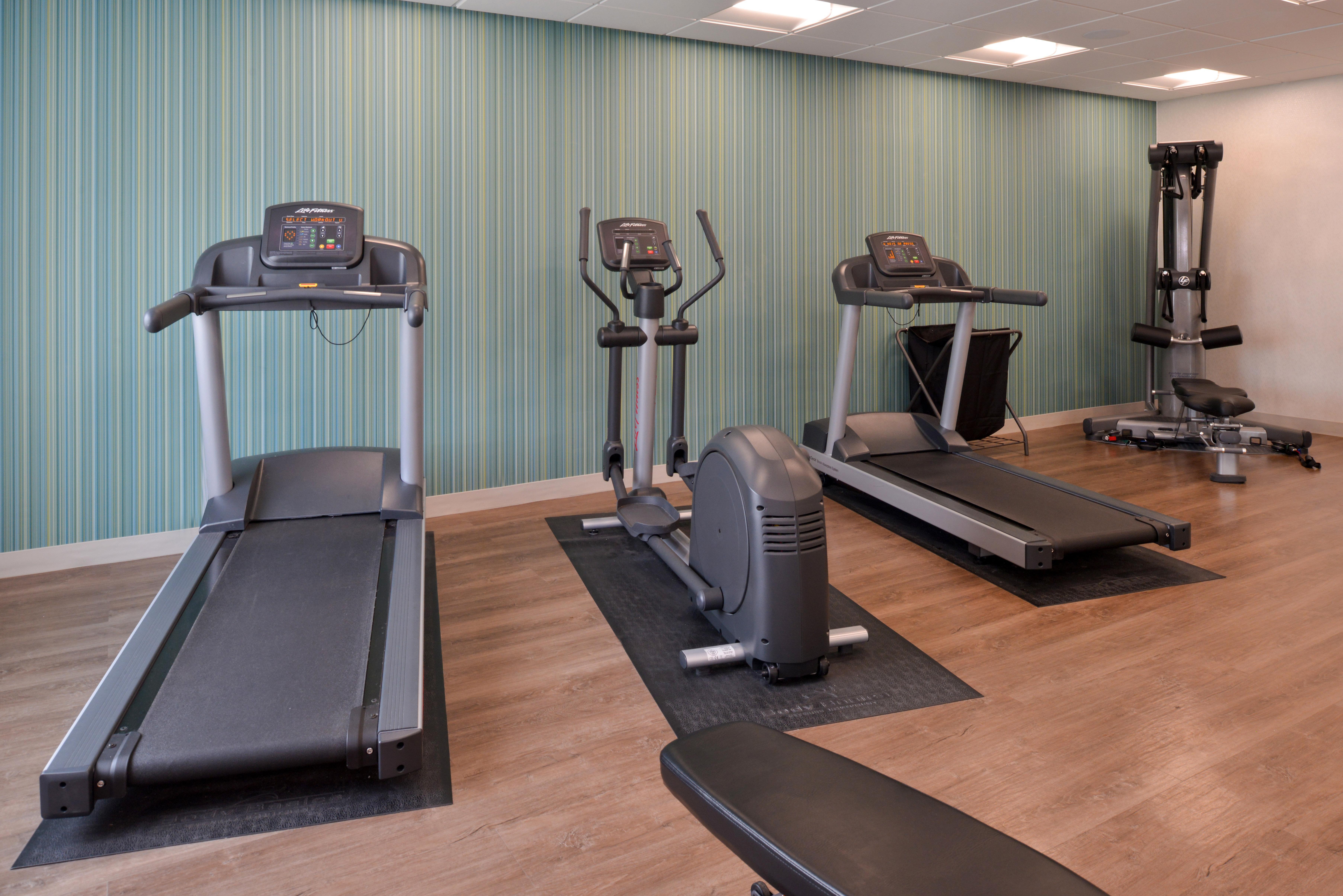 Express & - - 120th And Maple By Ihg Omaha